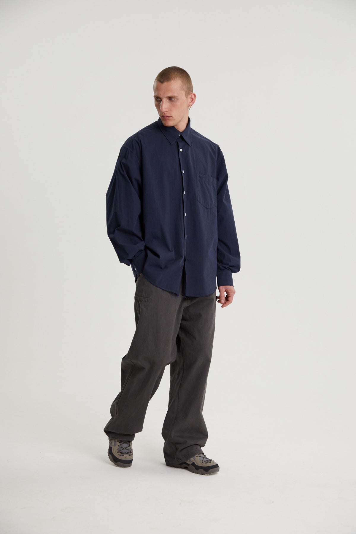 Avery | Unisex Oversized Shirt | Raw Hem Washed Y2K Style-Eltrendio