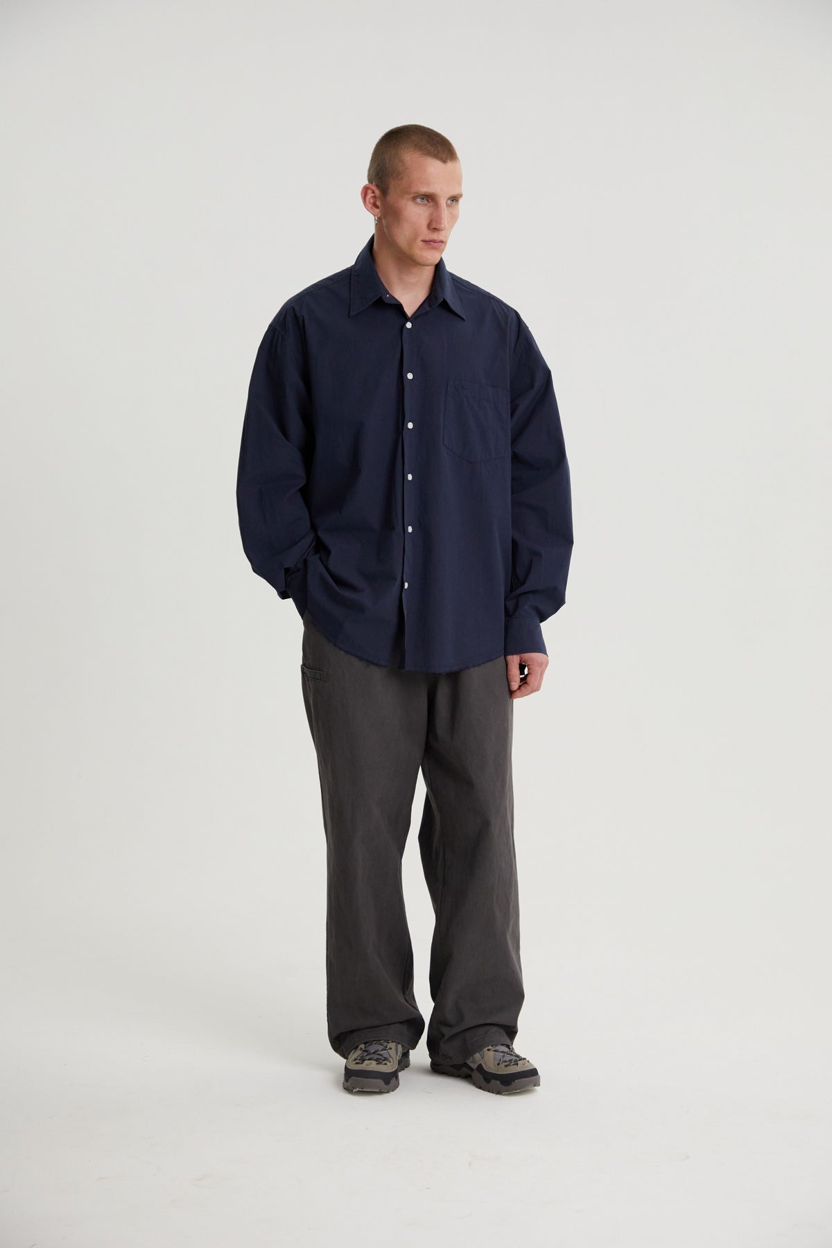 Avery | Unisex Oversized Shirt | Raw Hem Washed Y2K Style-Eltrendio
