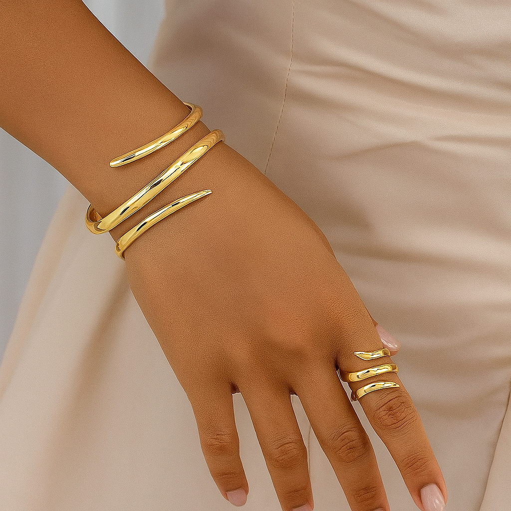 Amara | Women's Wrap Bangle | Open Cuff · Eltrendio