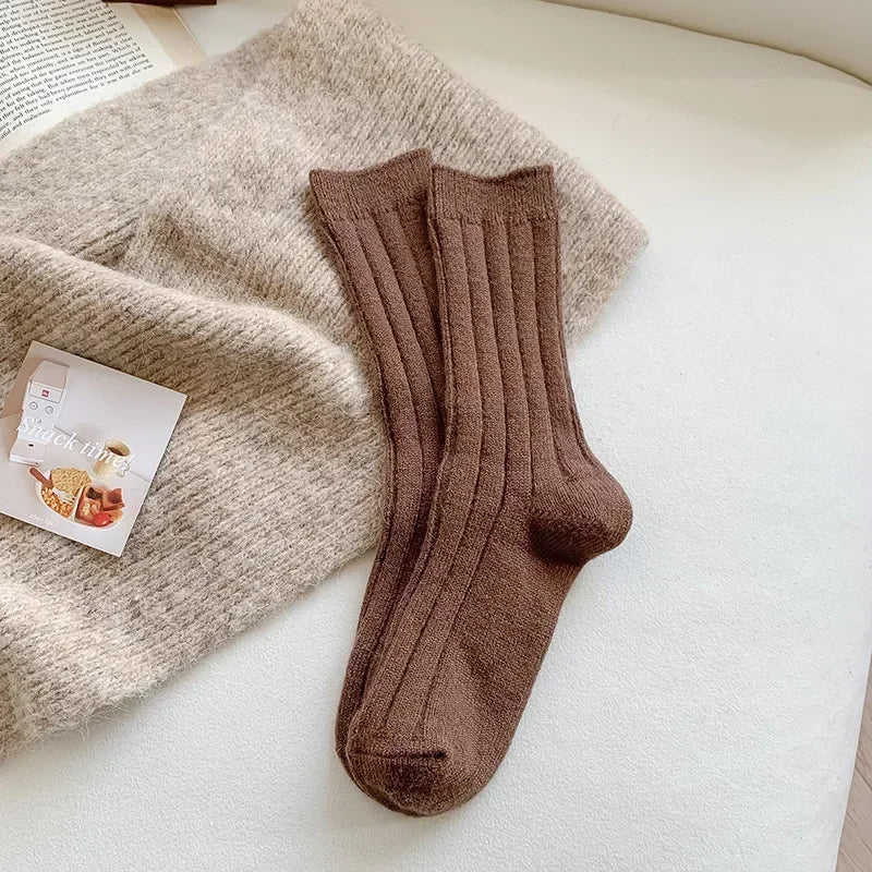 Amelia | Women's Ribbed Socks | Warm Knit · Eltrendio