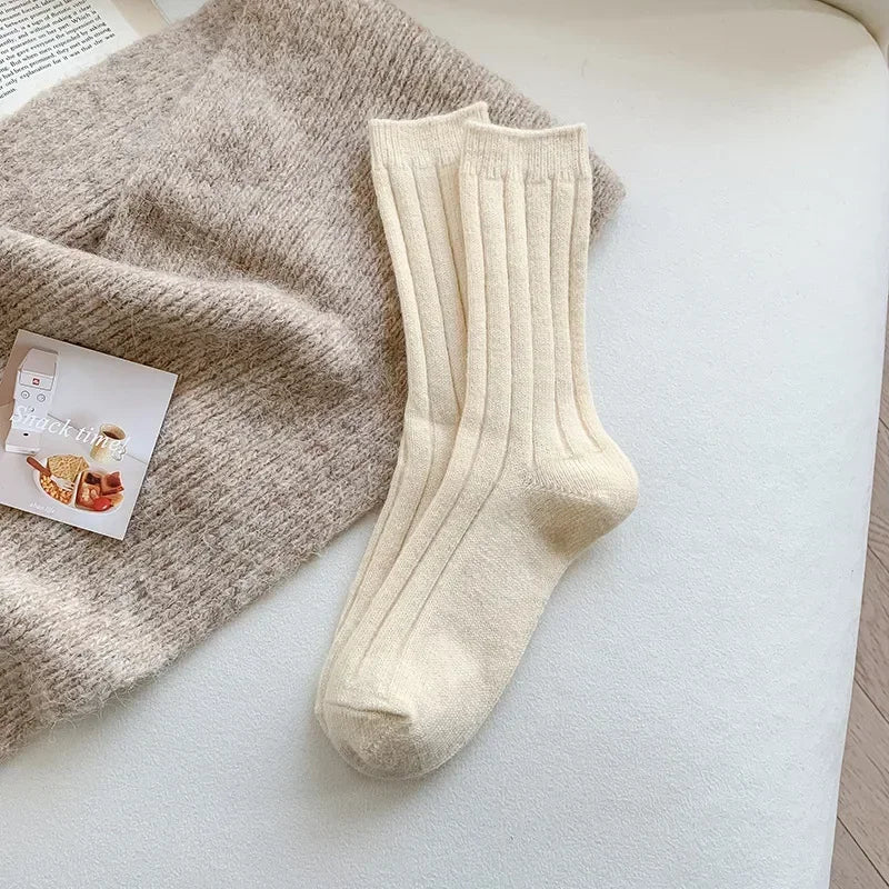 Amelia | Women's Ribbed Socks | Warm Knit · Eltrendio
