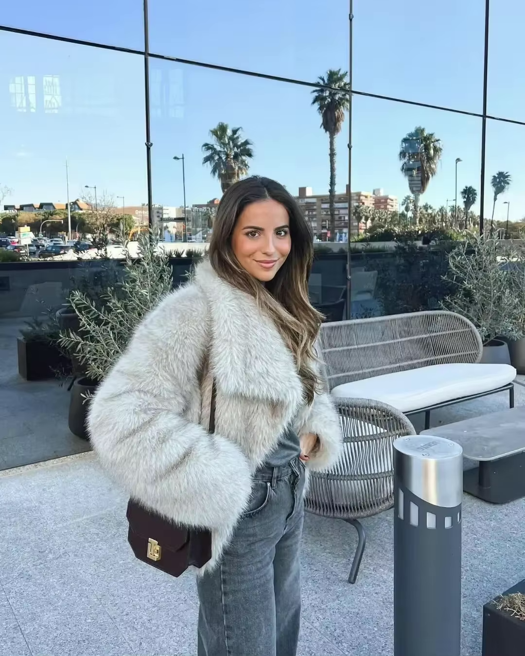 Charlotte | Women's Faux Fur Coat | Collared · Eltrendio