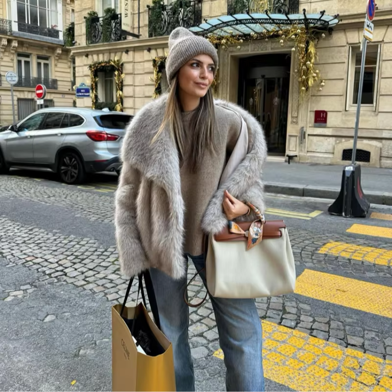 Charlotte | Women's Faux Fur Coat | Collared · Eltrendio