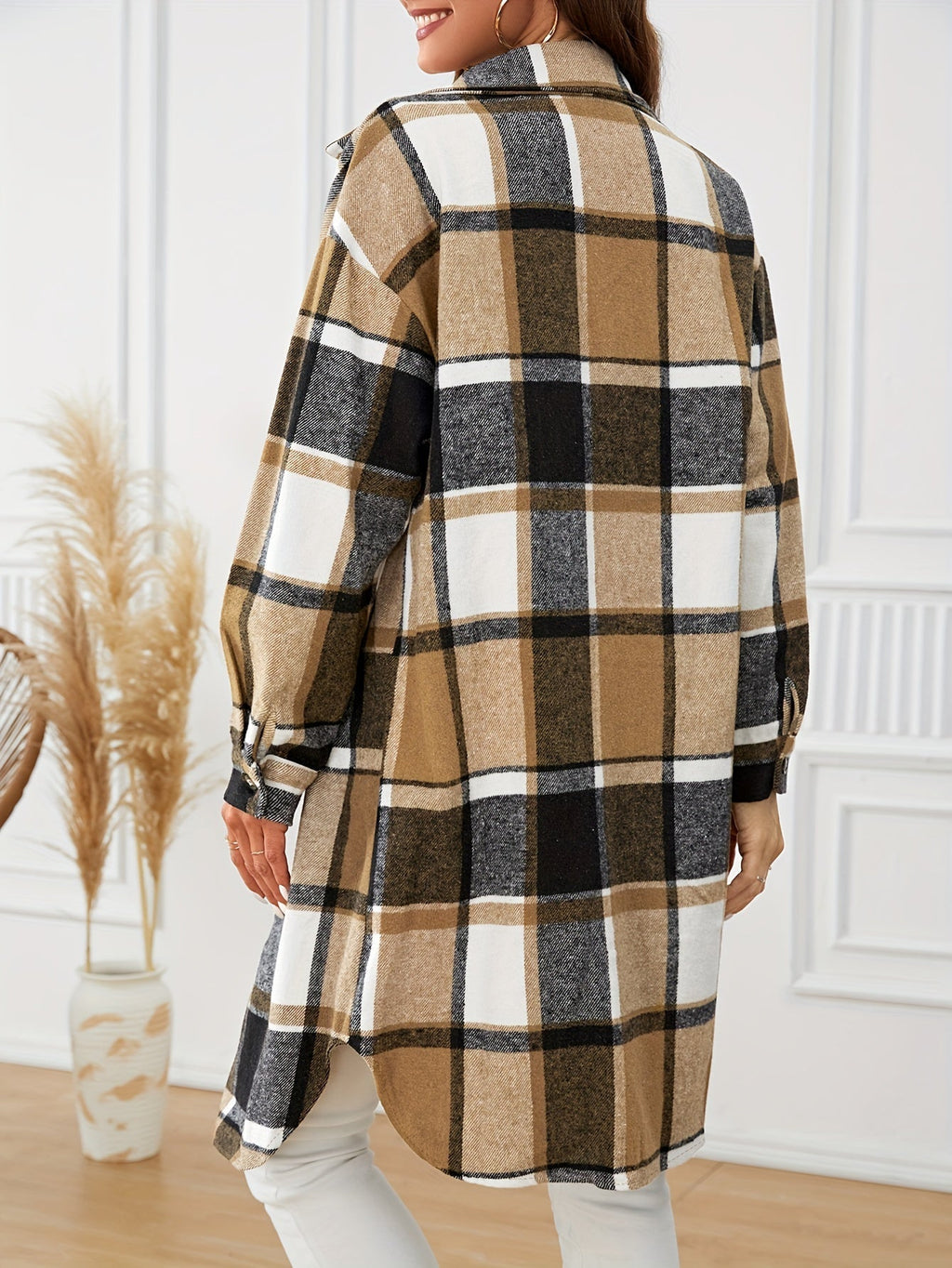Charlotte | Women's Longline Plaid Shacket | Chest Pockets · Eltrendio