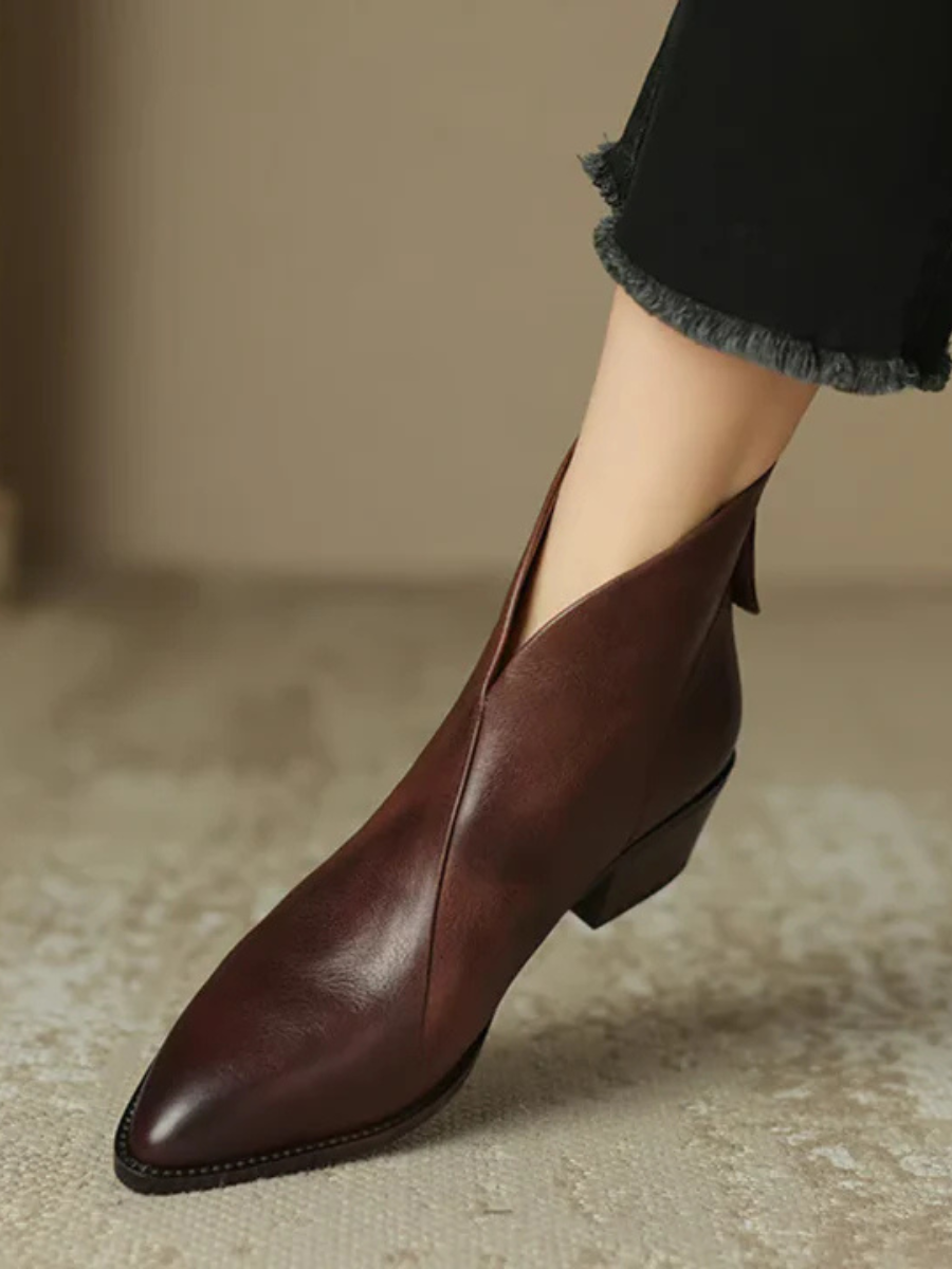 Eleanor | Women's Pointed-Toe Ankle Boots | Block Heel · Eltrendio