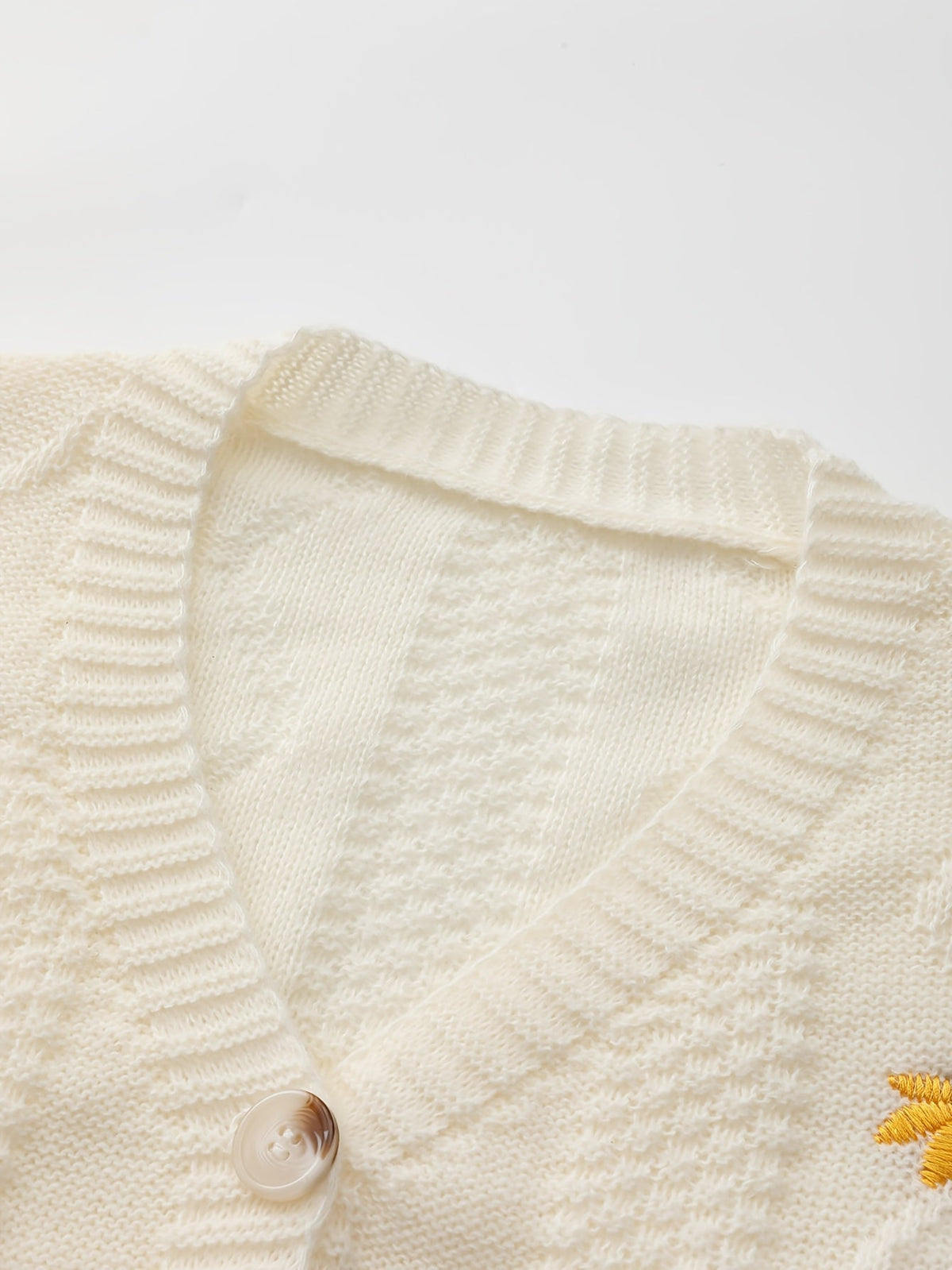 Florence | Women's V-Neck Cardigan | Floral Embroidery · Eltrendio