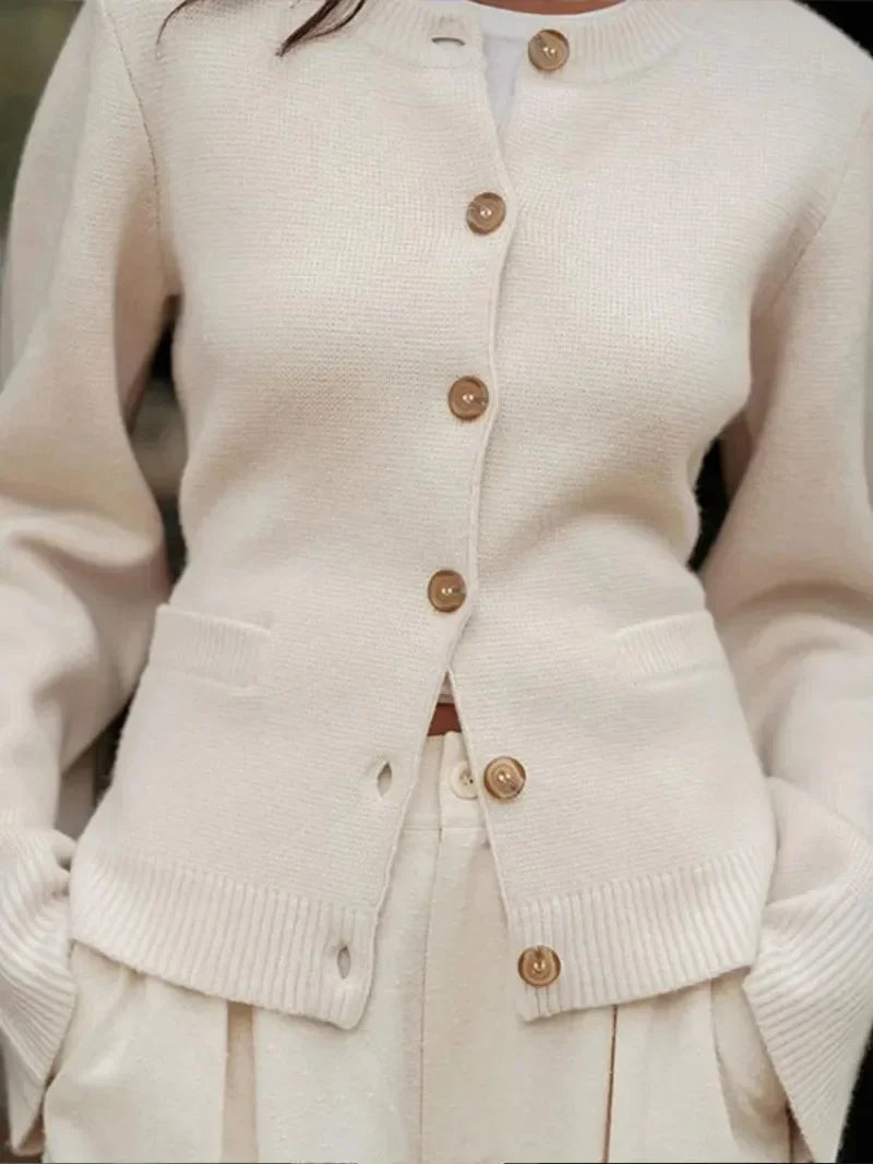 Freya | Women's Crewneck Cardigan | Button-Front · Eltrendio
