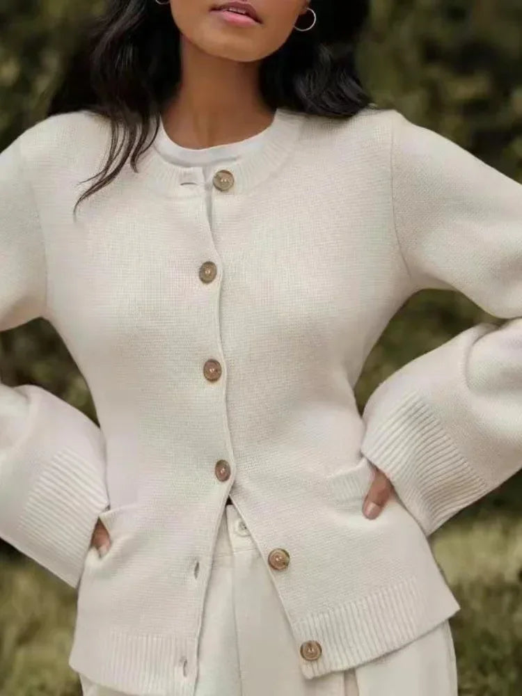 Freya | Women's Crewneck Cardigan | Button-Front · Eltrendio