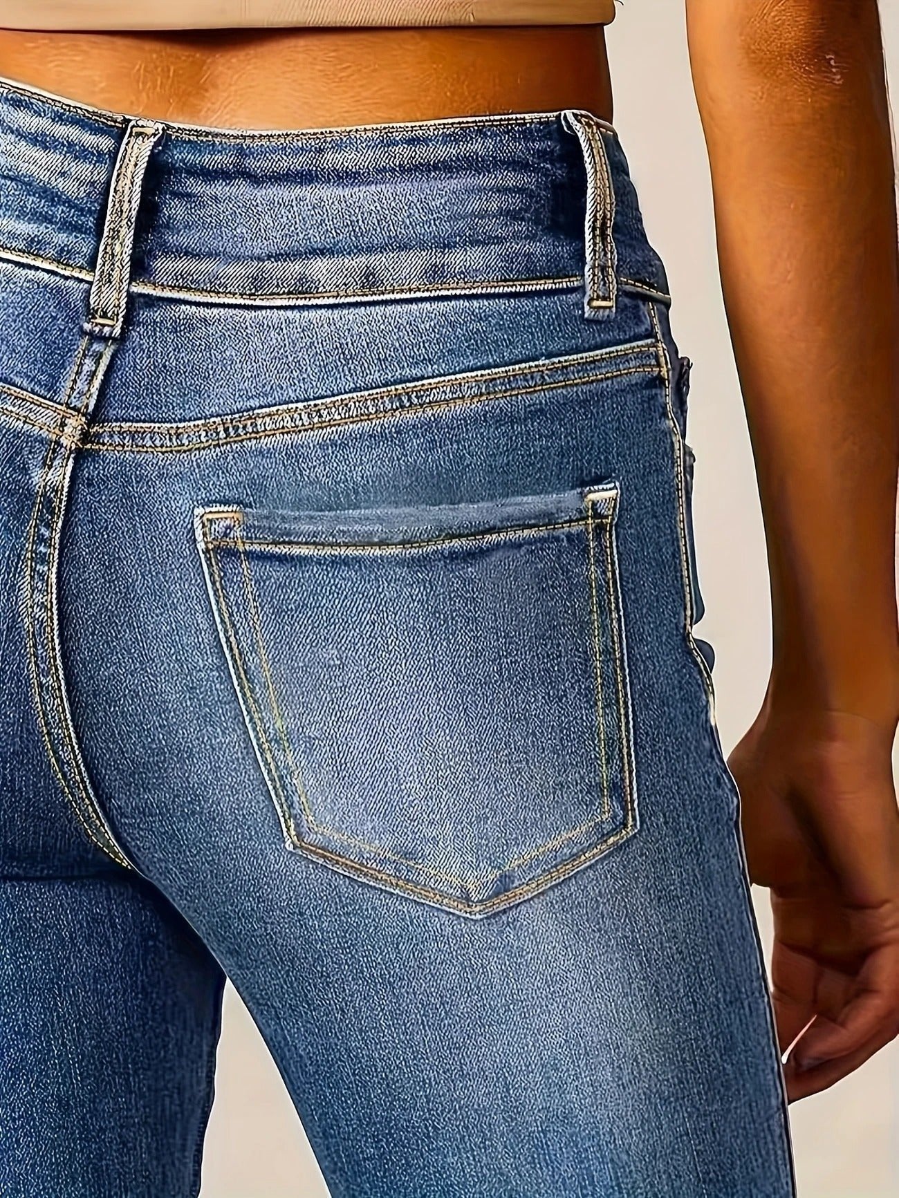 Freya | Women's Flare Jeans | High-Waist · Eltrendio