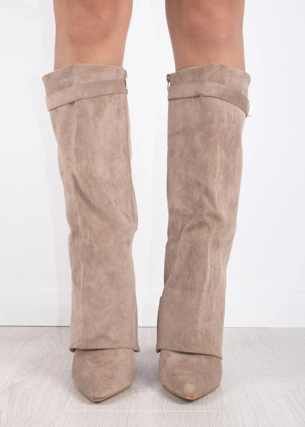 Freya | Women's Pointed-Toe Knee Boots | Buckle Detail · Eltrendio