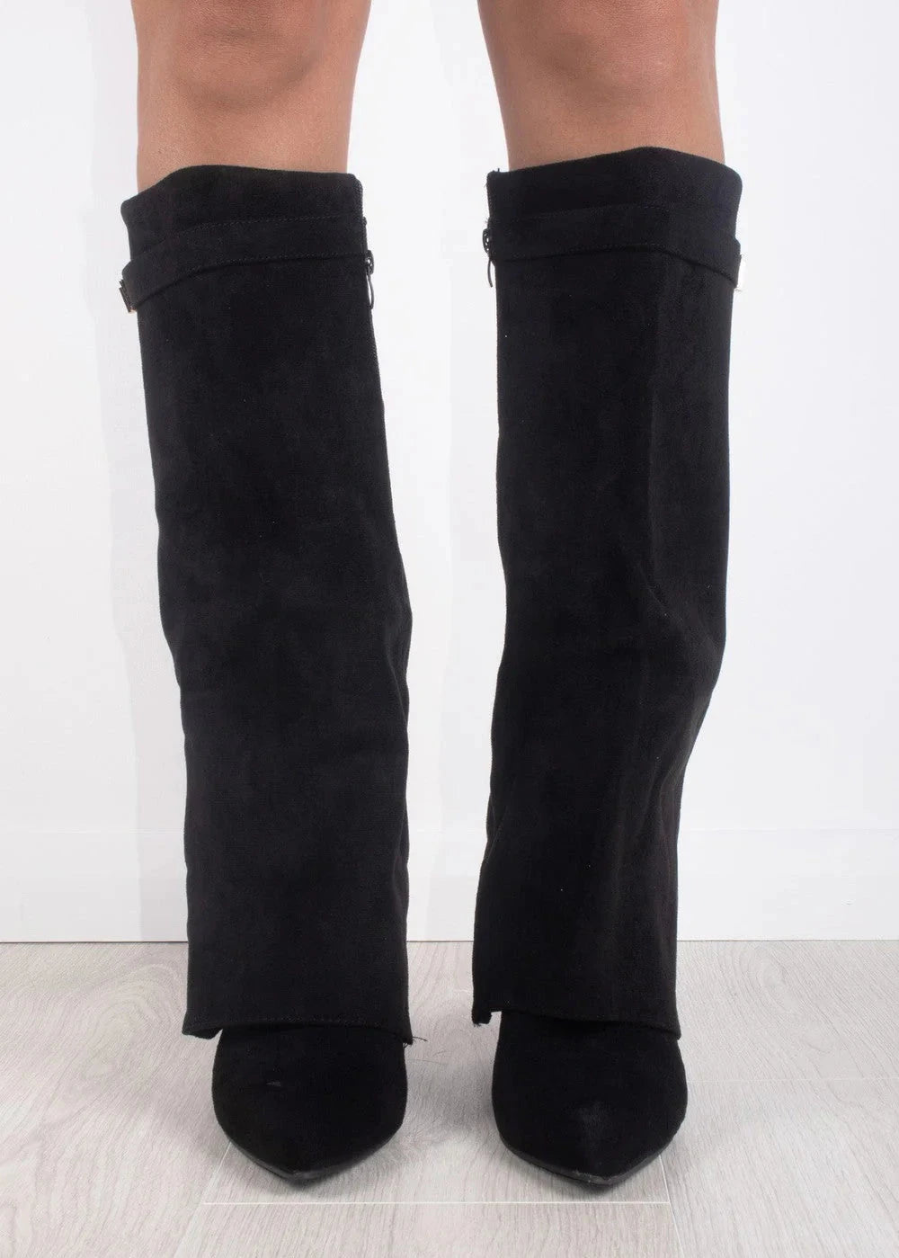 Freya | Women's Pointed-Toe Knee Boots | Buckle Detail · Eltrendio