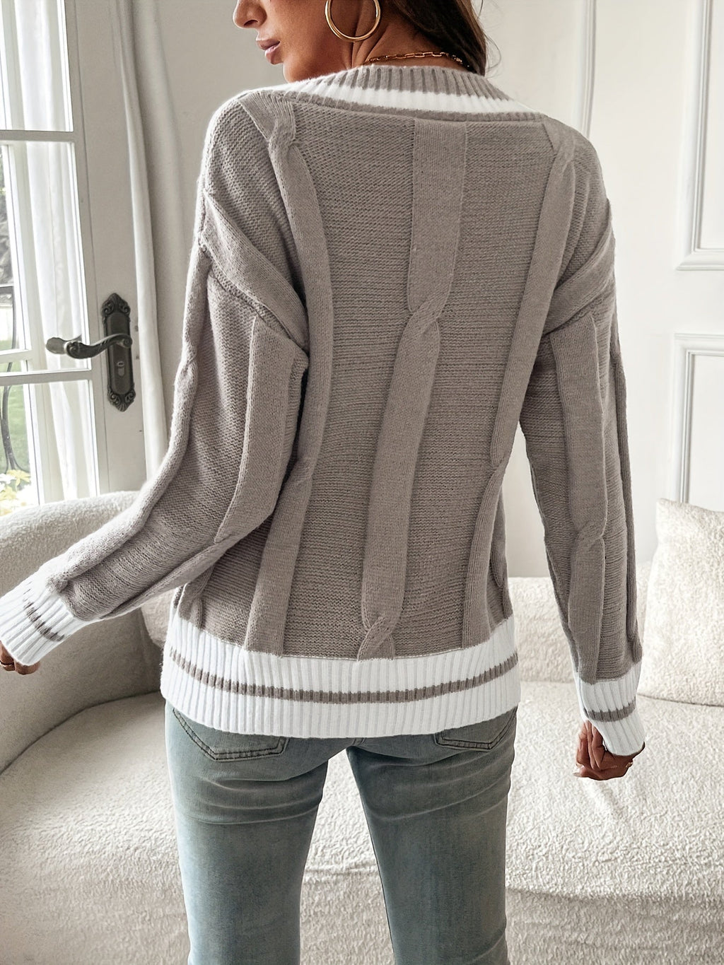 Freya | Women's V-Neck Jumper | Cable Knit · Eltrendio