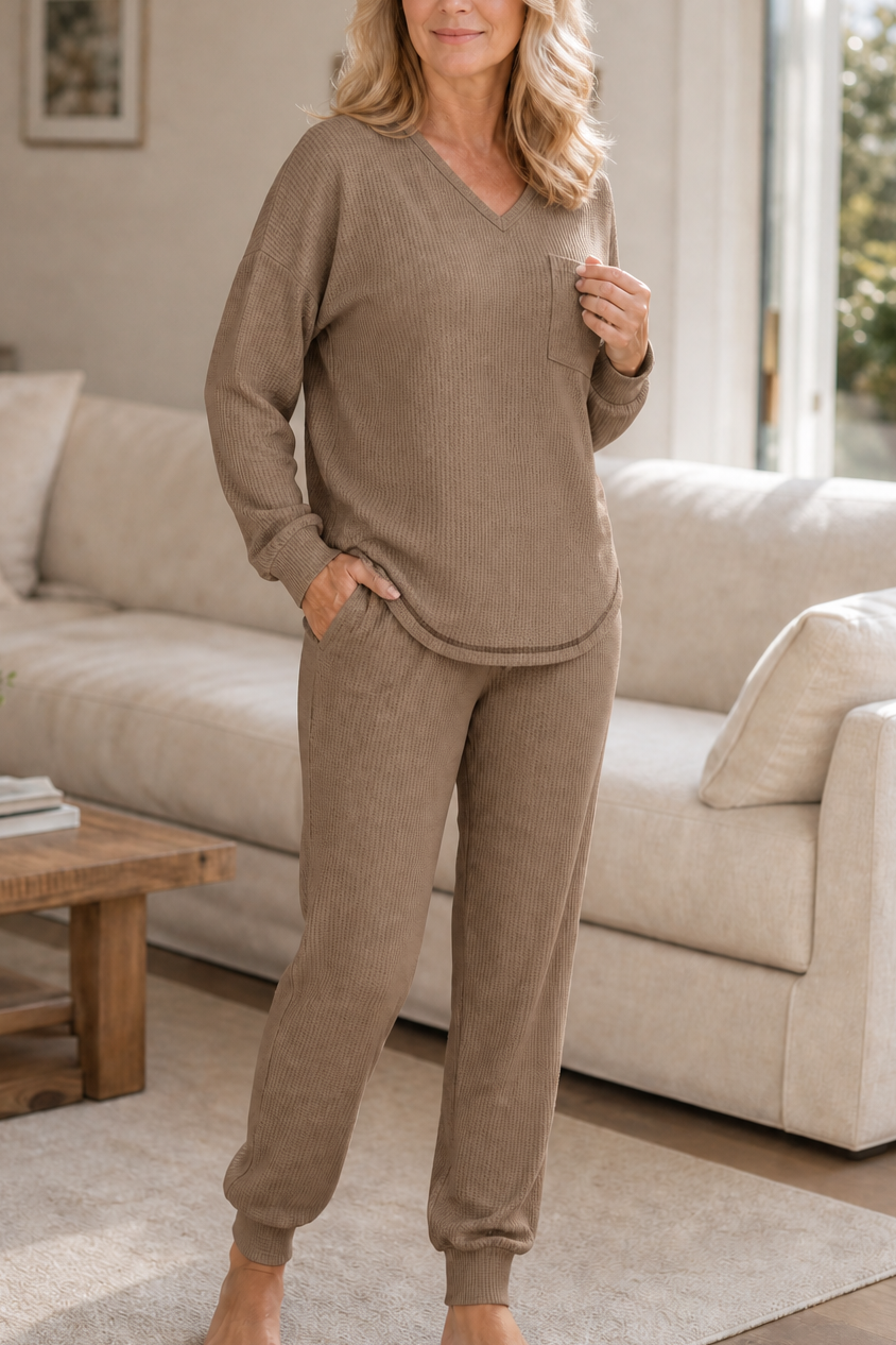 Freya | Women's V-Neck Loungewear Set | Drawstring Joggers · Eltrendio