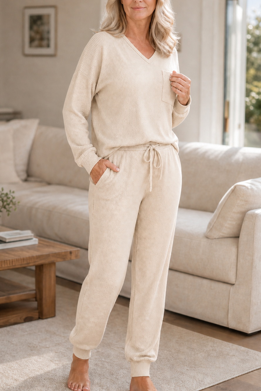 Freya | Women's V-Neck Loungewear Set | Drawstring Joggers · Eltrendio