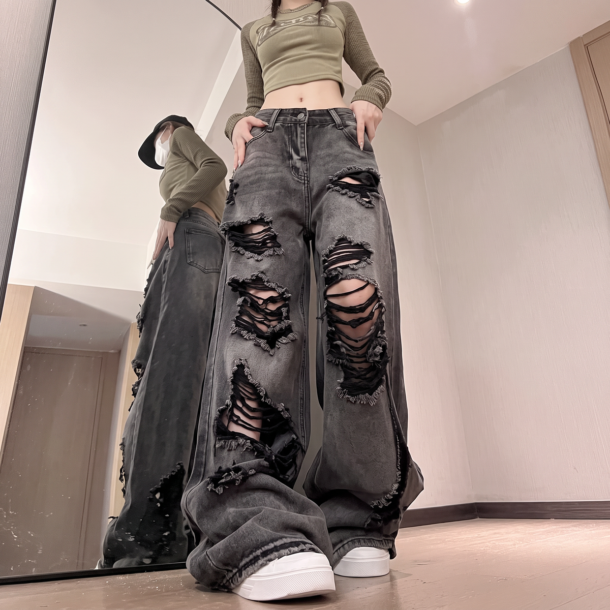 Harper | Women's Wide-Leg Jeans | Distressed Denim · Eltrendio