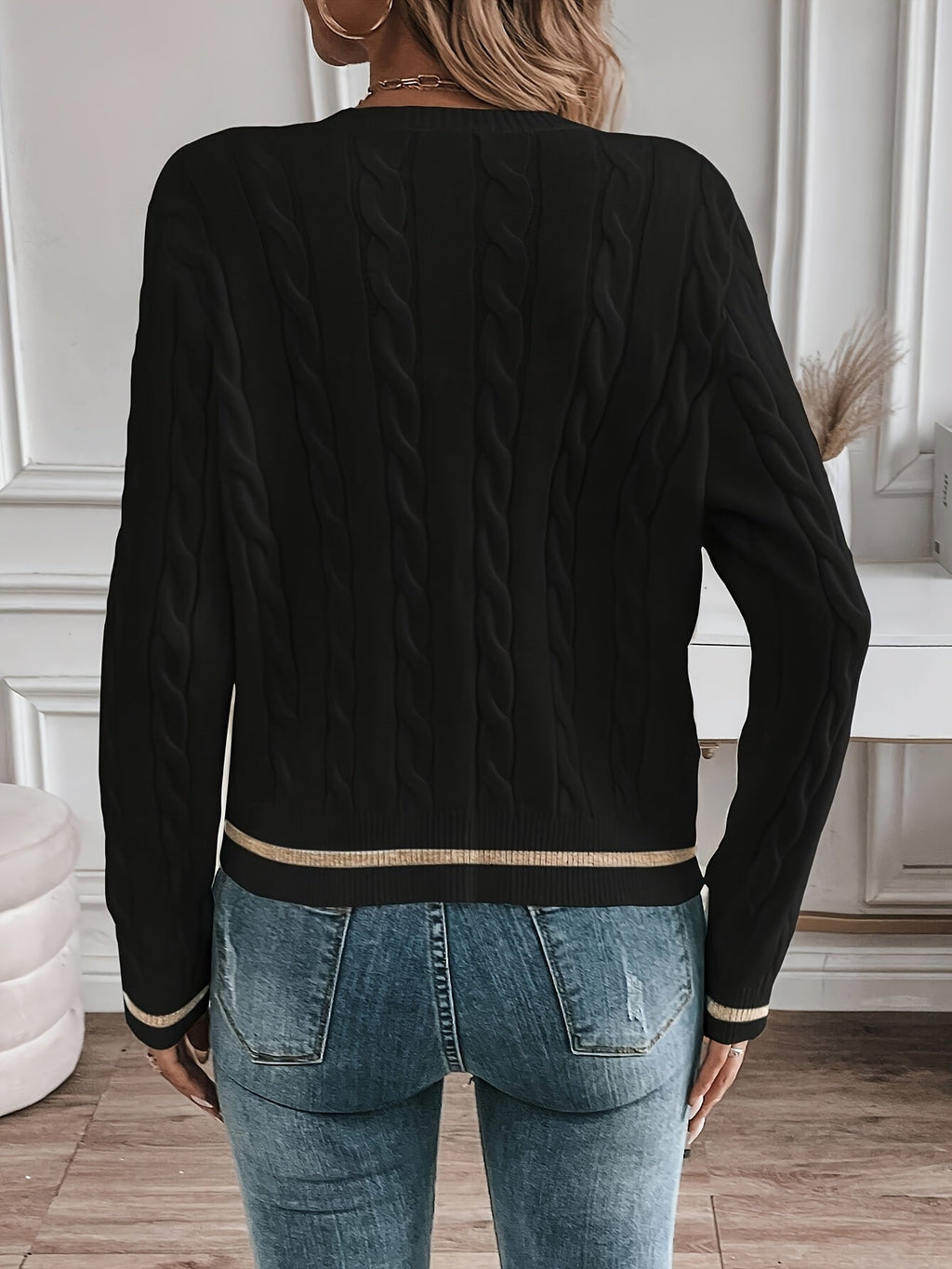 Harriet | Women's Cable Knit Cardigan | Button-Up · Eltrendio