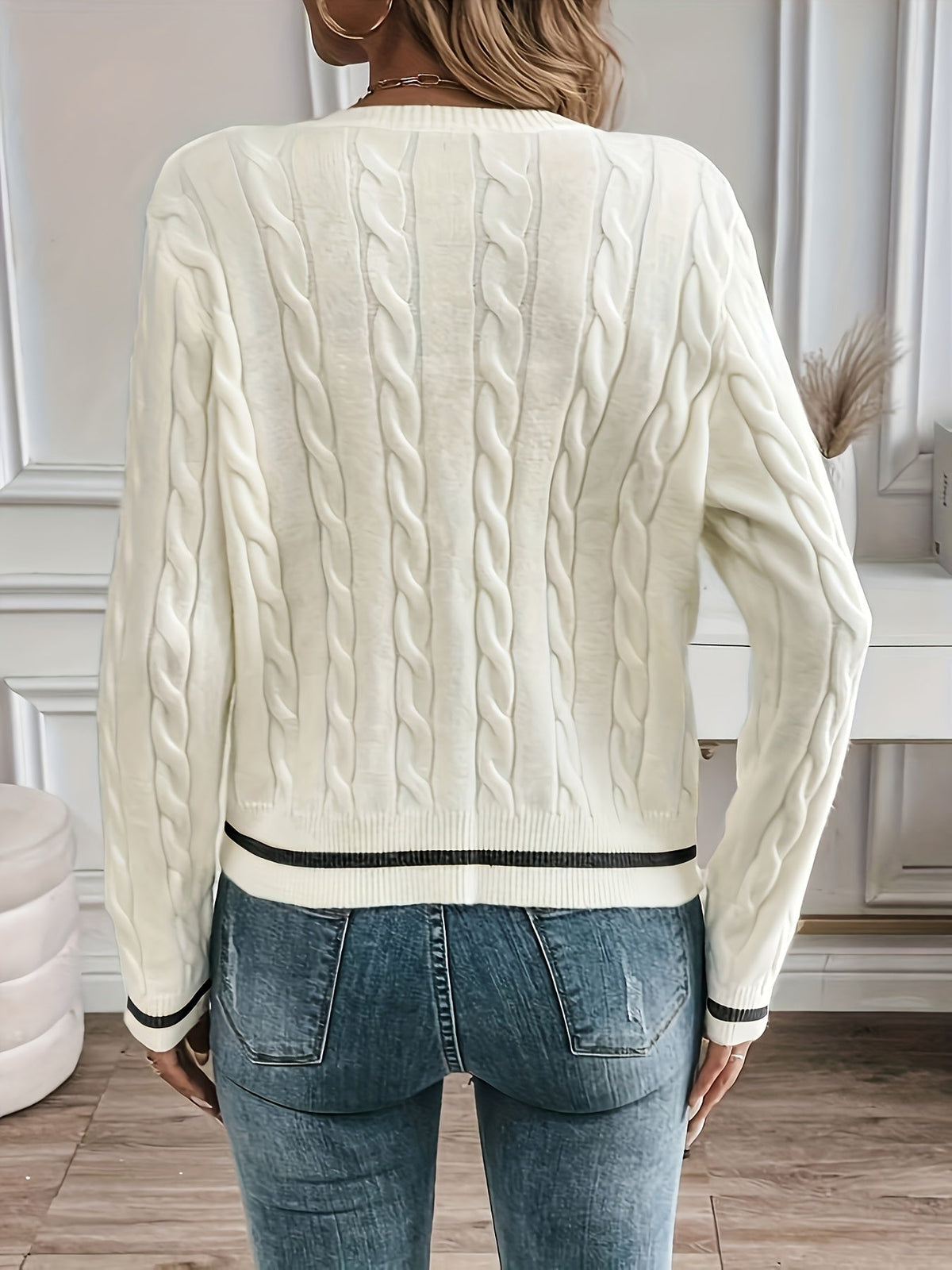 Harriet | Women's Cable Knit Cardigan | Button-Up · Eltrendio