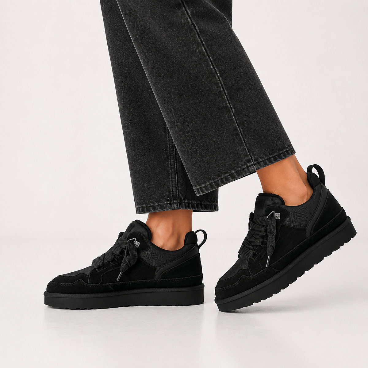 Harriet | Women's Lace-Up Trainers | Suede · Eltrendio