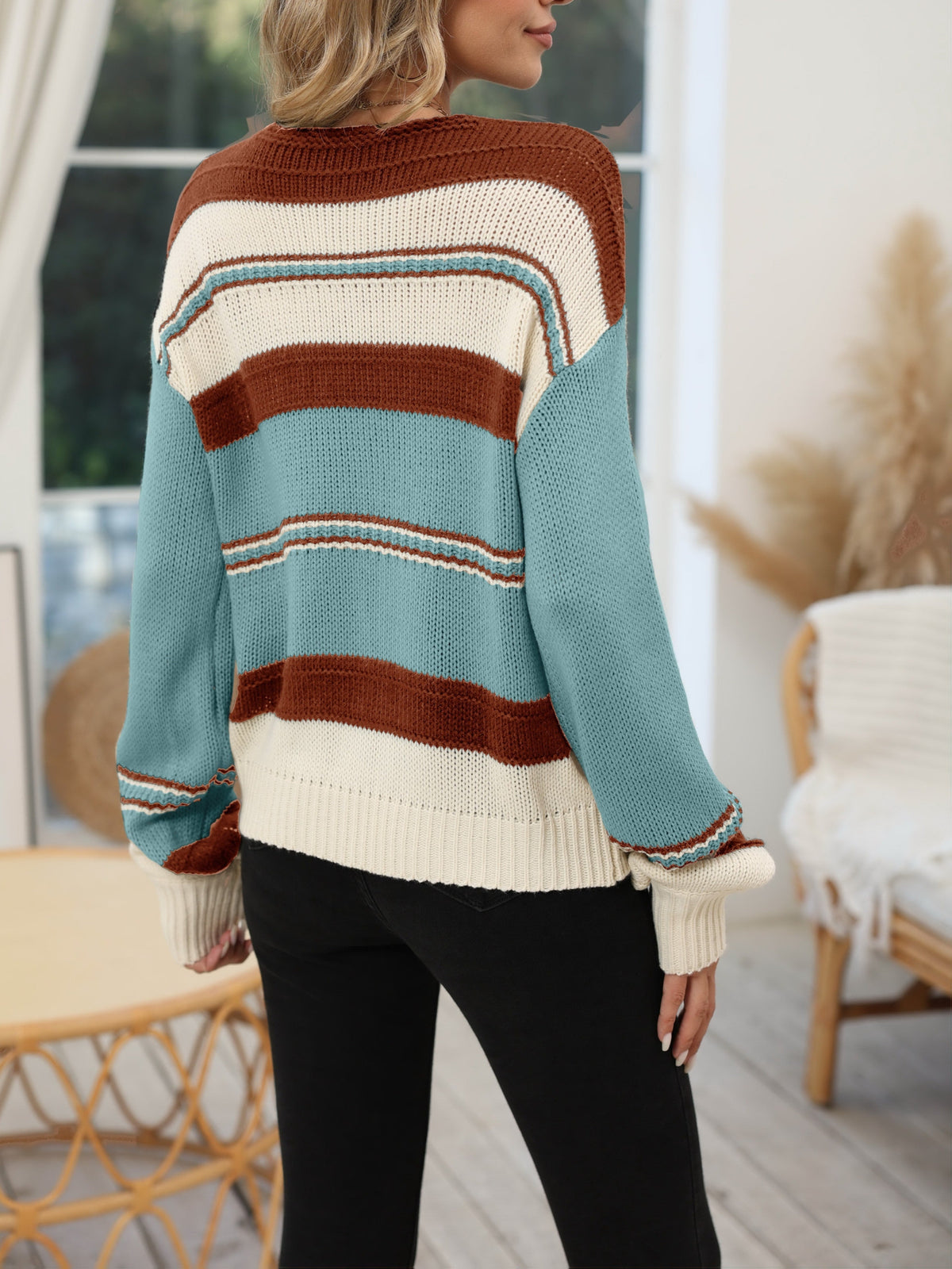 Harriet | Women's V-Neck Jumper | Striped Knit · Eltrendio