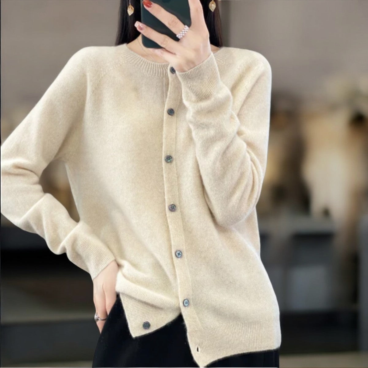 Heather | Women's Crewneck Cardigan | Button-Front · Eltrendio