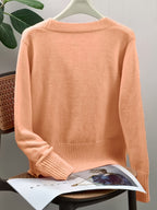 Heather | Women's V-Neck Cardigan | Heart Buttons · Eltrendio
