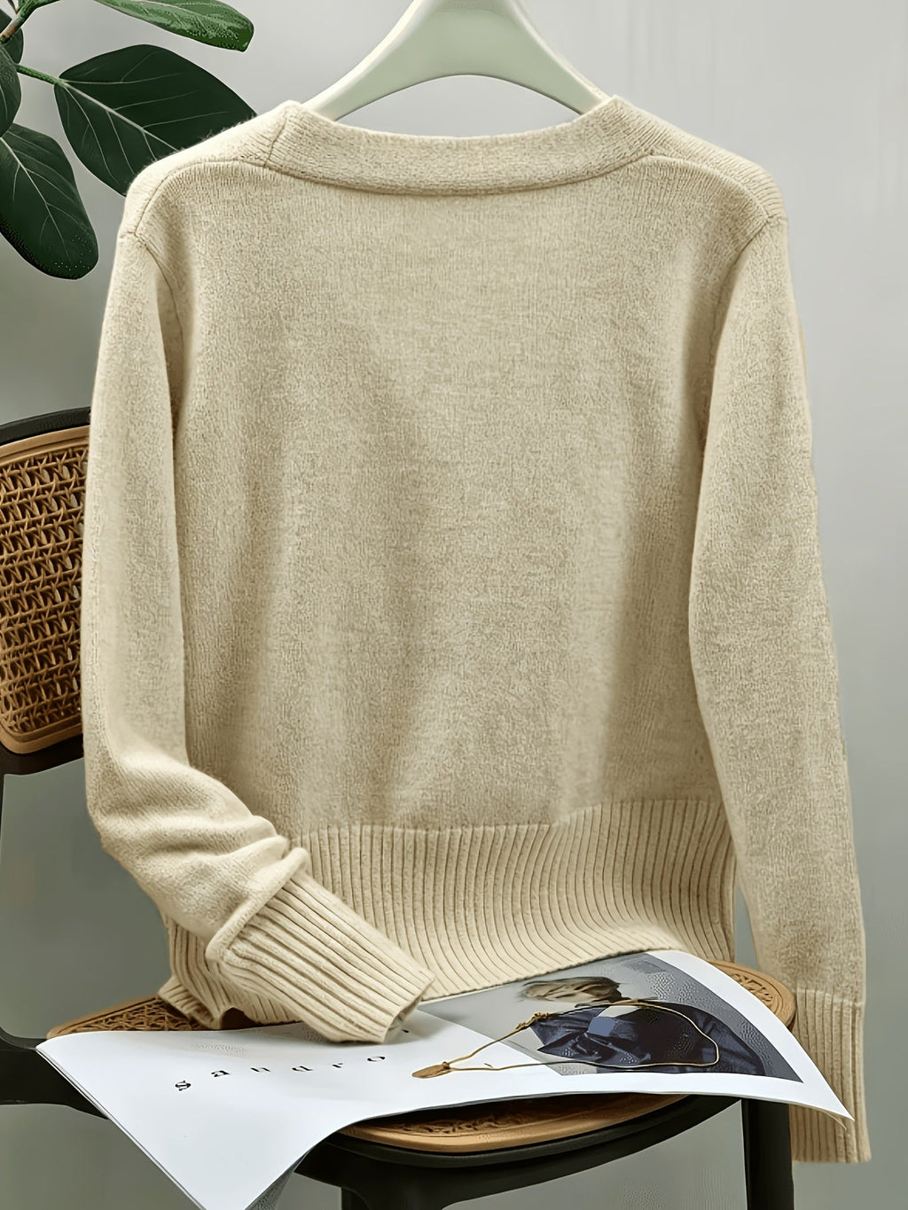 Heather | Women's V-Neck Cardigan | Heart Buttons · Eltrendio