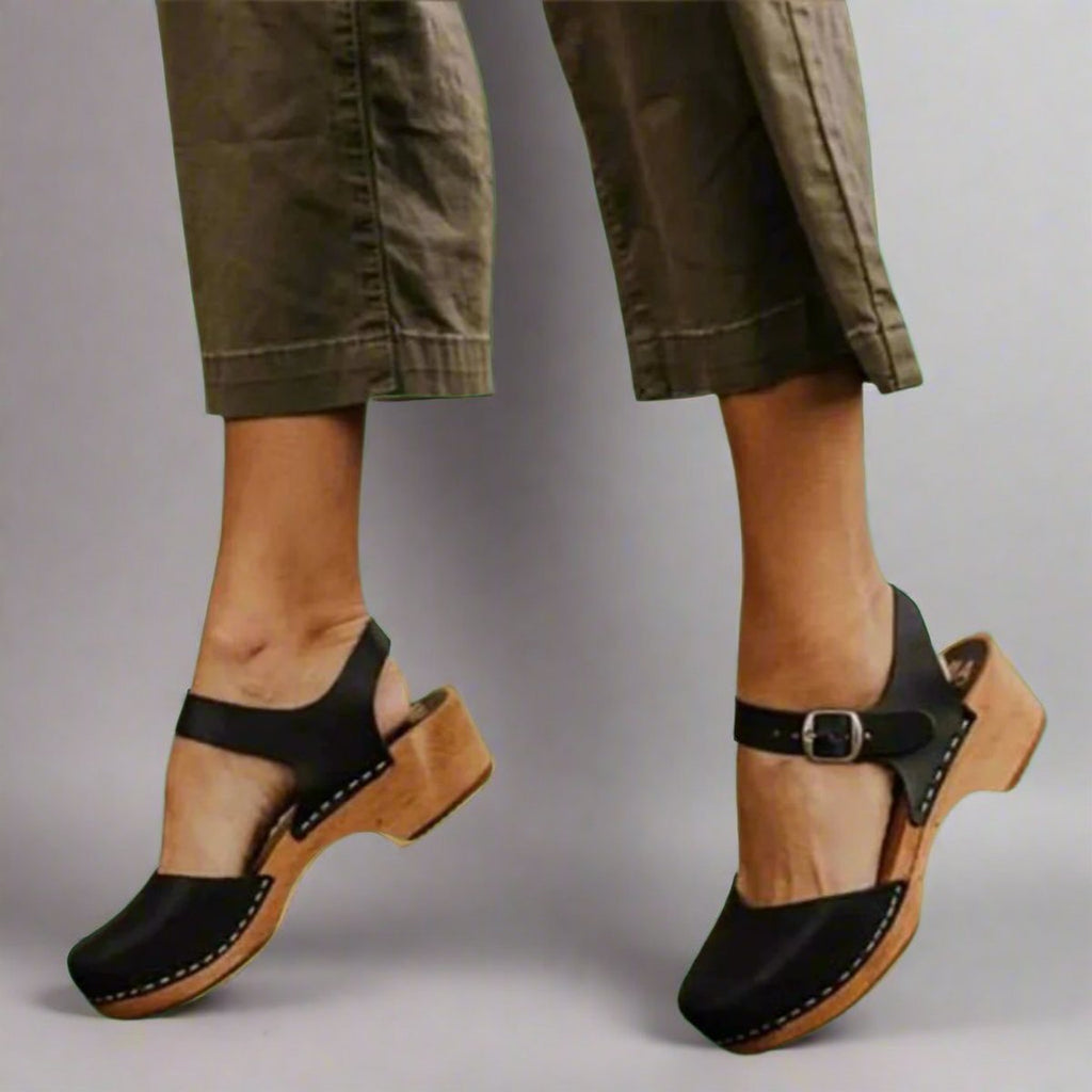 Heidi | Women's Clogs | Ankle Strap · Eltrendio