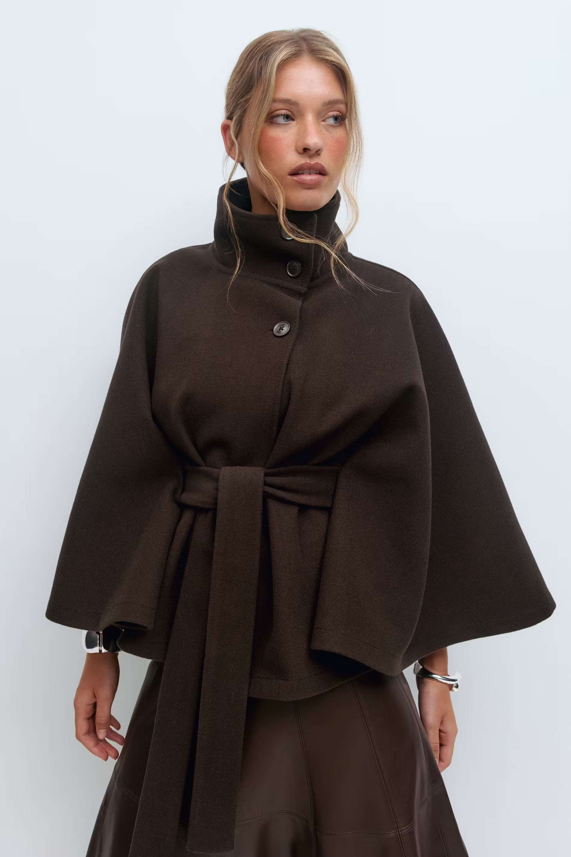 Isabelle | Women's Cape Coat | Belted Waist · Eltrendio