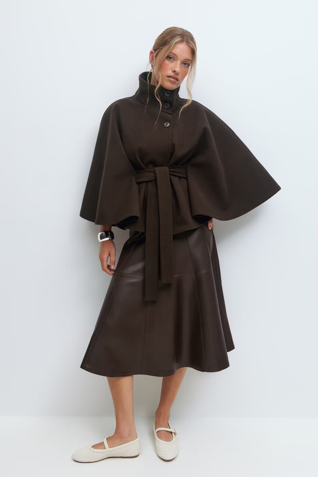 Isabelle | Women's Cape Coat | Belted Waist · Eltrendio