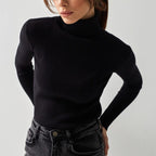 Isabelle | Women's Turtleneck Jumper | Ribbed Knit · Eltrendio