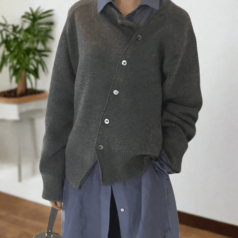 Isla | Women's Oversized Cardigan | Asymmetric Buttons · Eltrendio