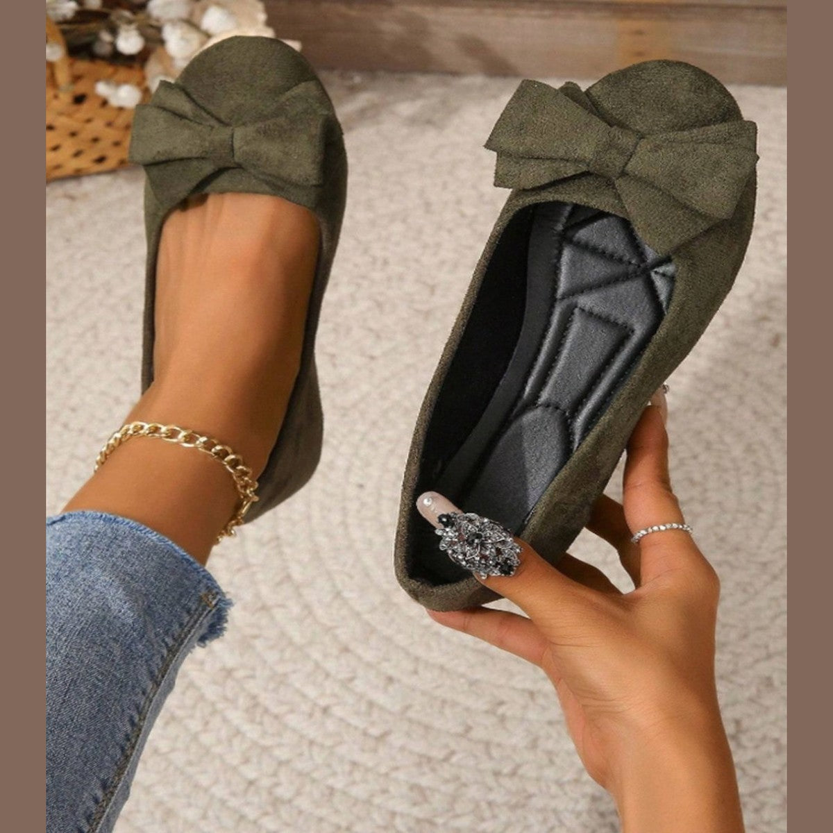Isla | Women's Slip-On Ballet Flats | Bow Detail · Eltrendio