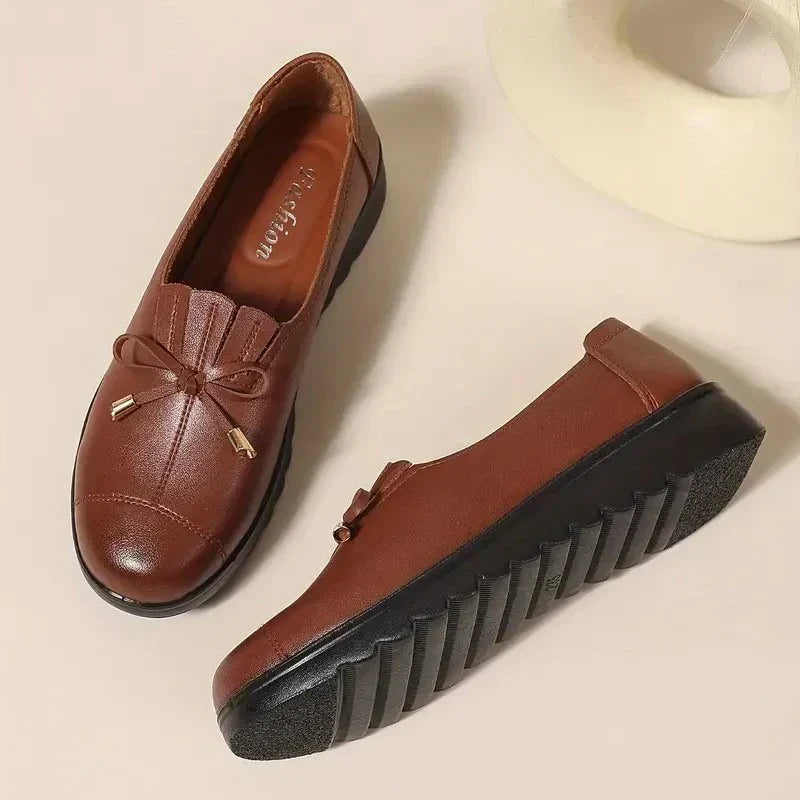 Isla | Women's Slip-On Loafers | Bow Detail · Eltrendio