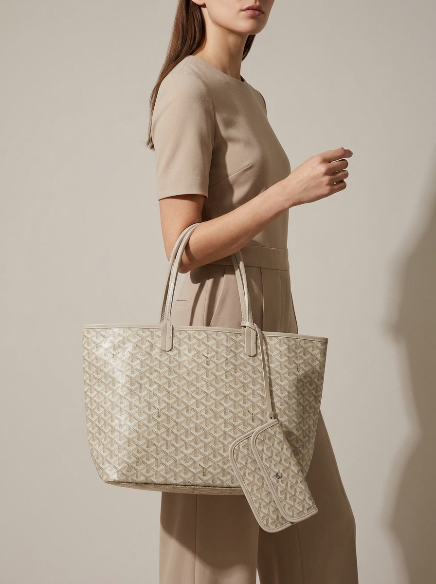 Isla | Women's Tote Bag | Monogram Print-Eltrendio
