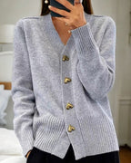 Isla | Women's V-Neck Cardigan | Heart Buttons · Eltrendio