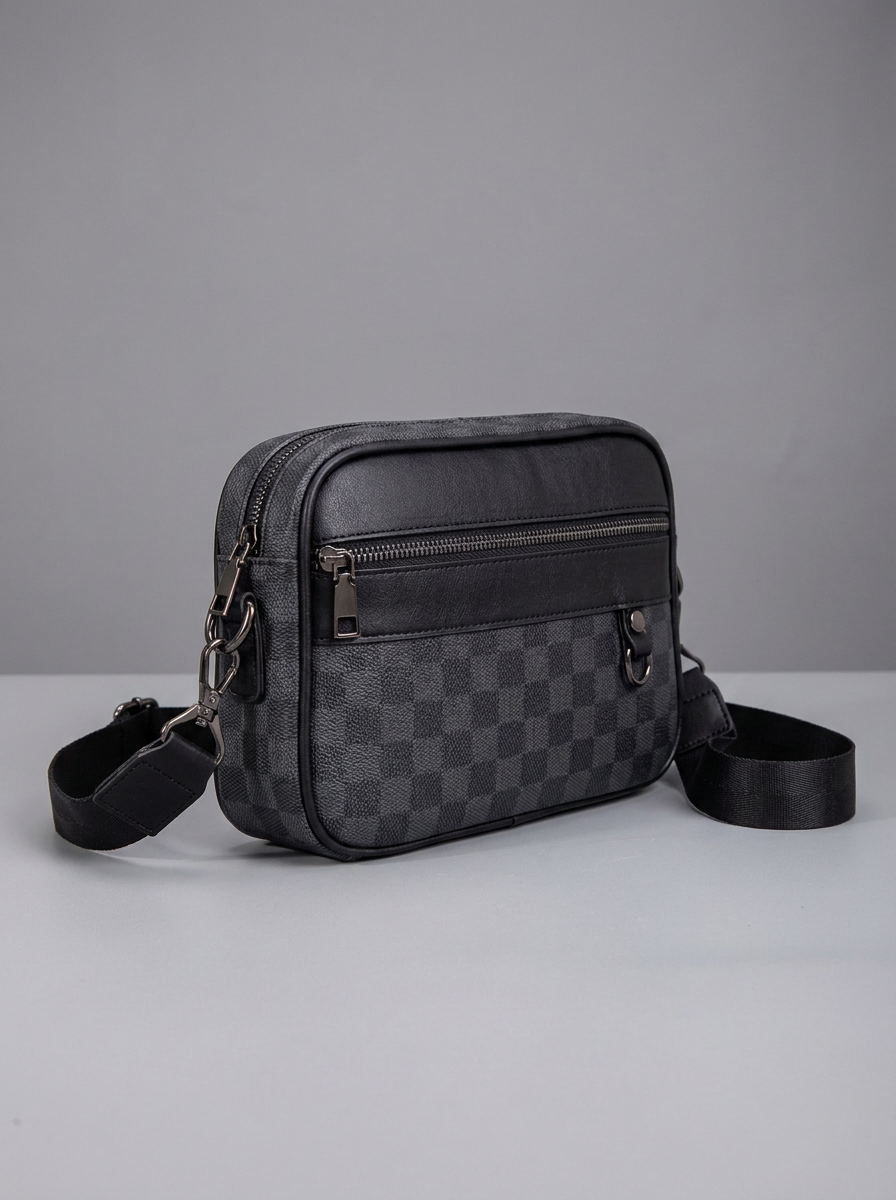 James | Men's Crossbody Messenger Bag | Checked Leather-Eltrendio