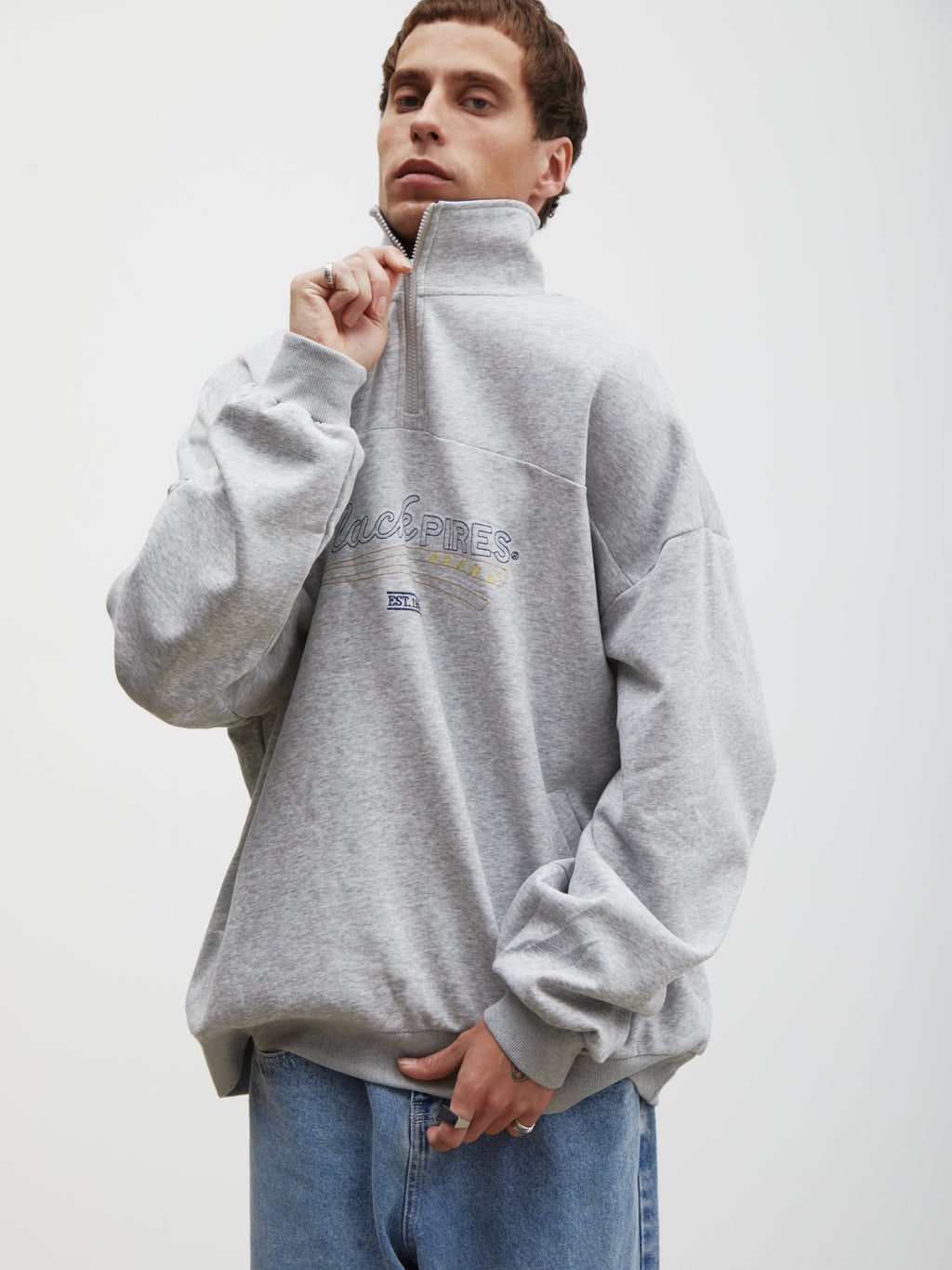Oliver | Unisex Half-Zip Sweatshirt | Collared · Eltrendio