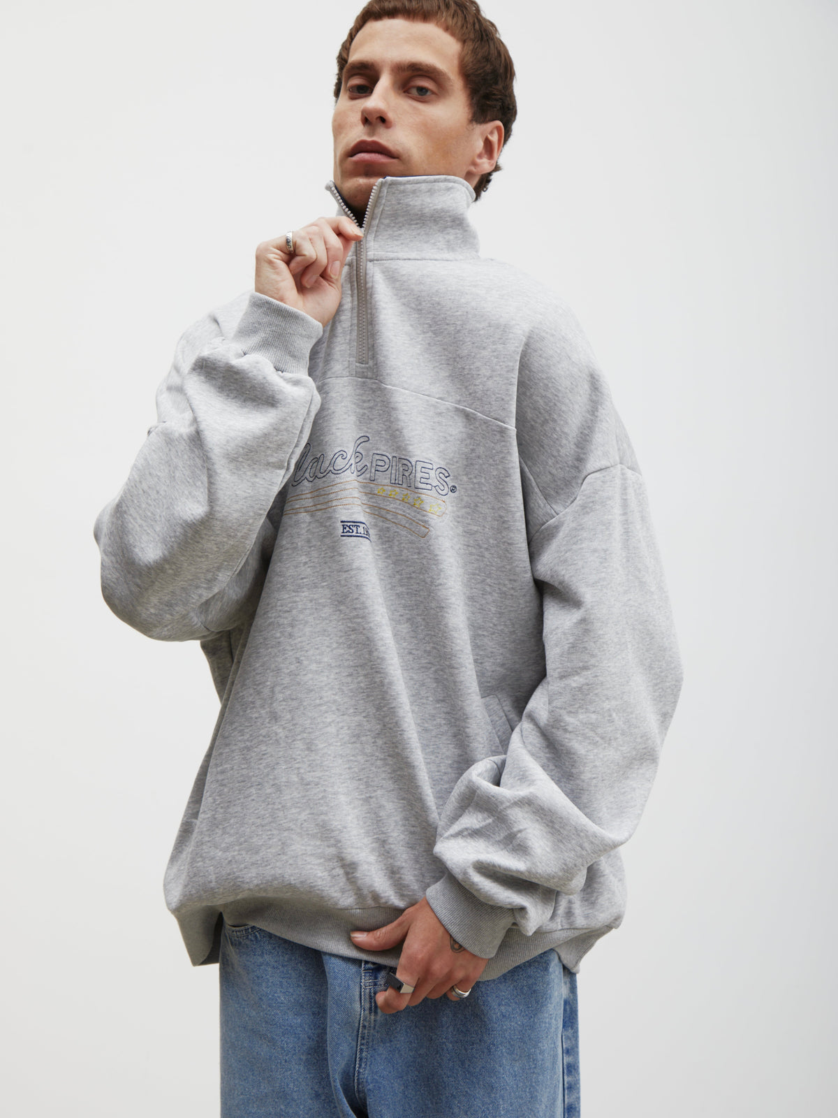 Oliver | Unisex Half-Zip Sweatshirt | Collared · Eltrendio