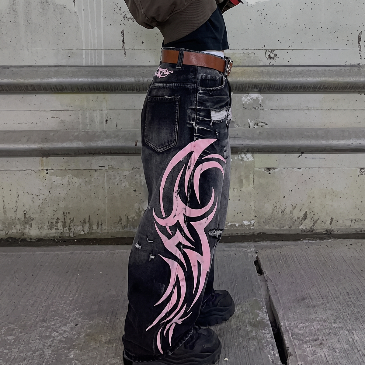 Riley | Women's Wide-Leg Jeans | Graphic Print · Eltrendio